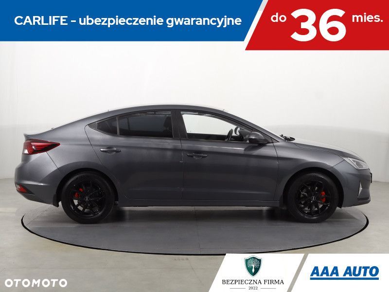Hyundai Elantra - 8