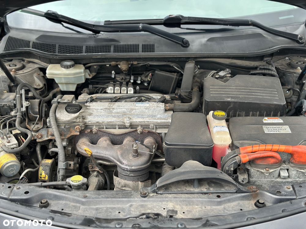 Toyota Camry ver-2-4-hybrid - 13