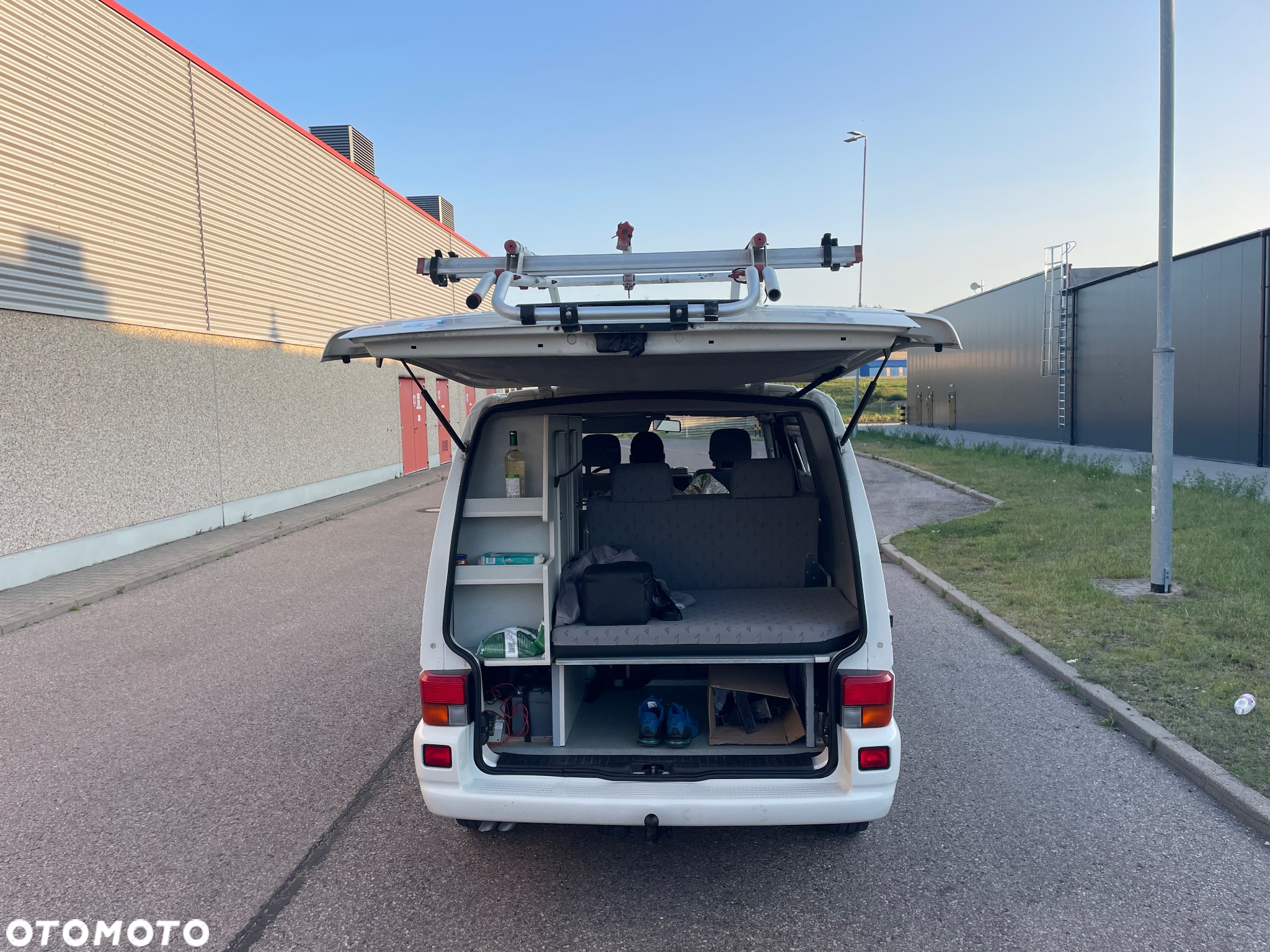 Volkswagen Transporter - 4