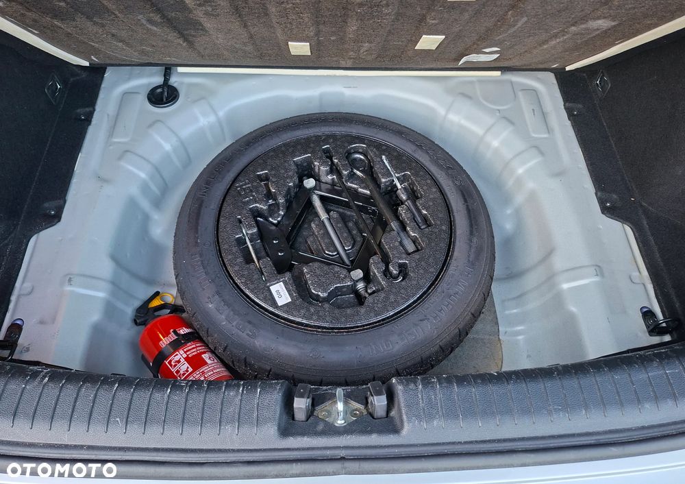 Kia Ceed - 13