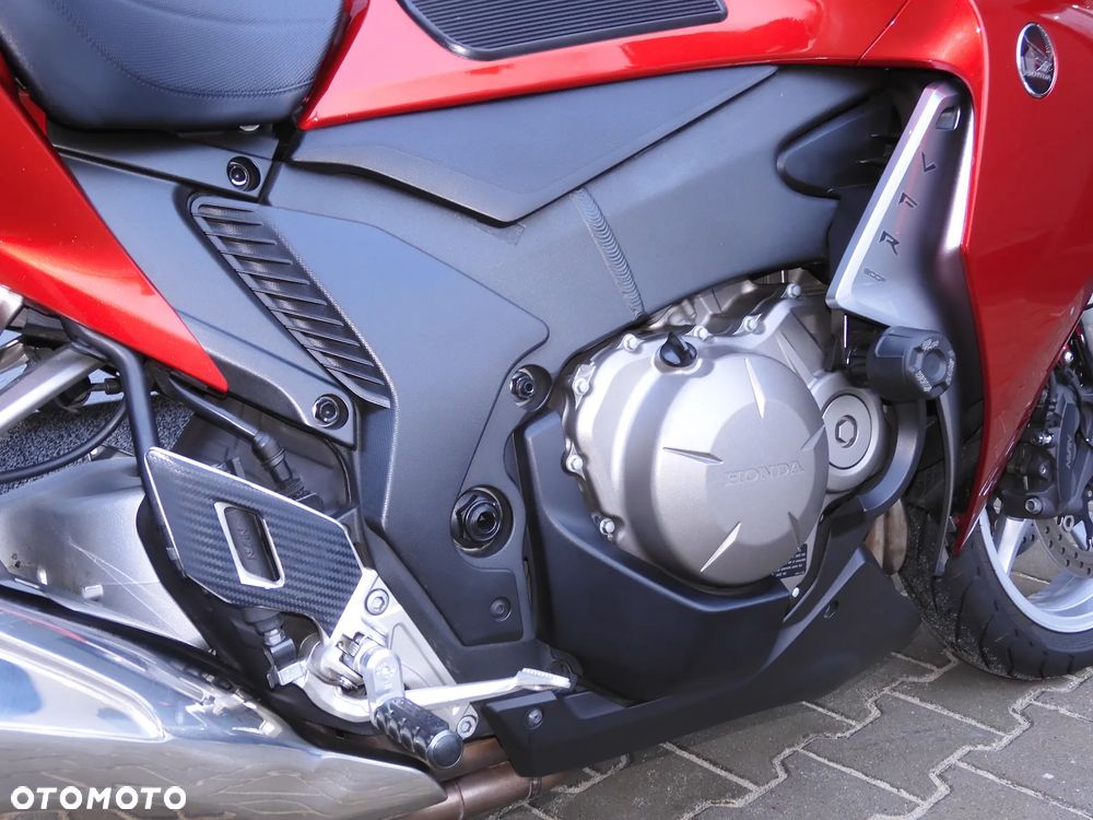 Honda VFR - 10