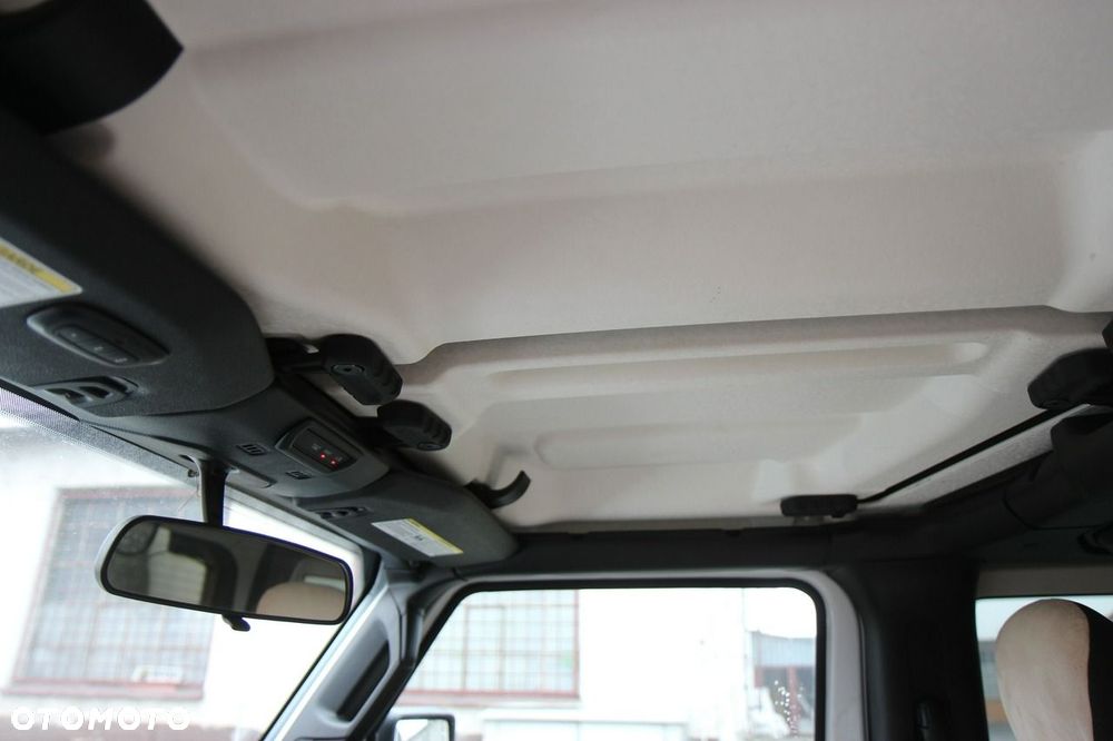 Jeep Wrangler - 30