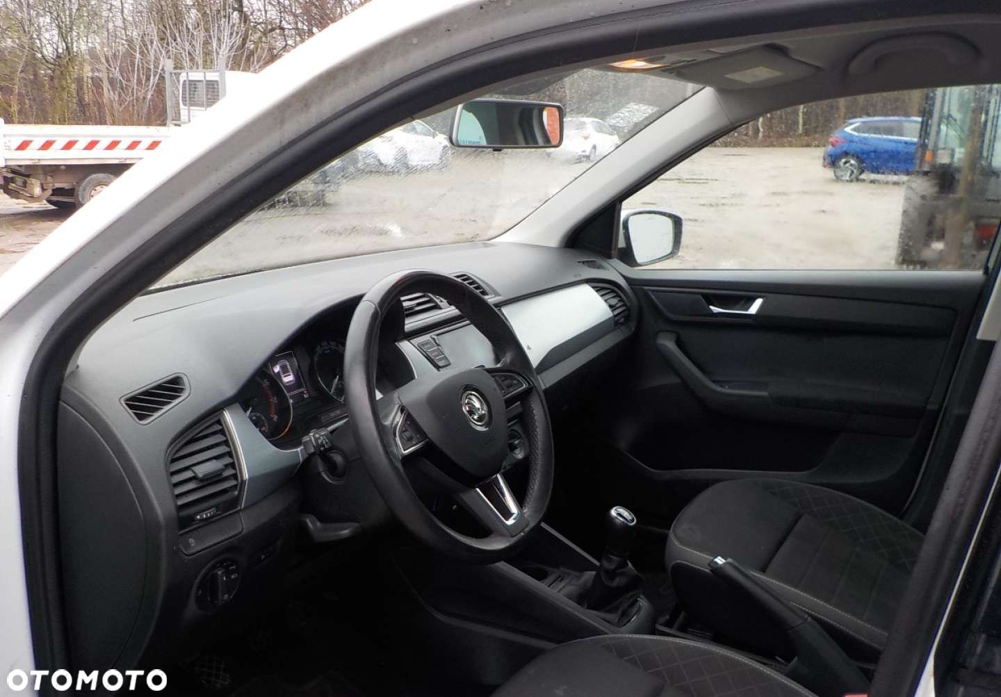 Skoda Fabia - 25