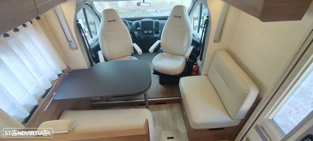 Pilote Expression P746C - IVA descriminado - C. central - Cx. AT9 - 2