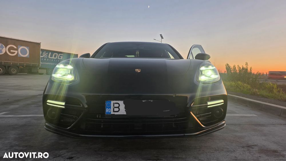 Porsche Panamera Turbo - 1