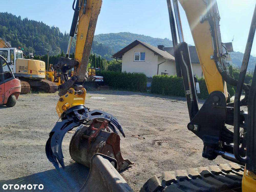 JCB 85Z-1, szybkozłacze i 3 łyżki - 10