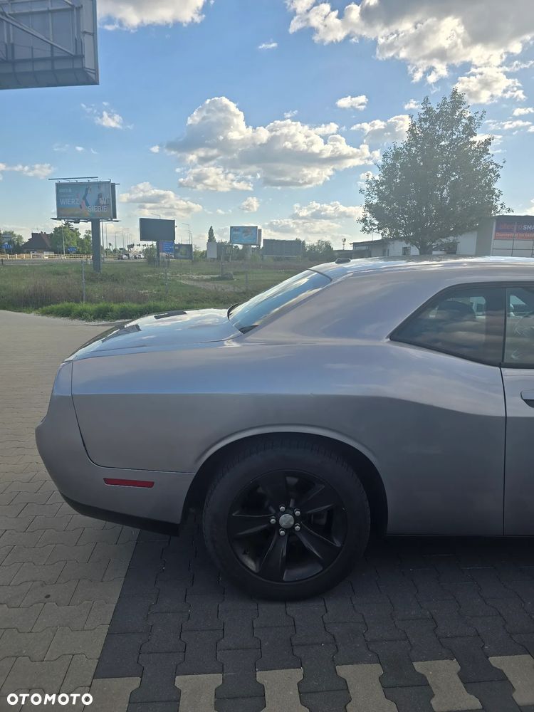 Dodge Challenger - 7