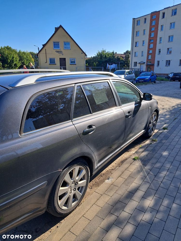 Toyota Avensis 2.2 D-CAT Sol plus NAVI - 3