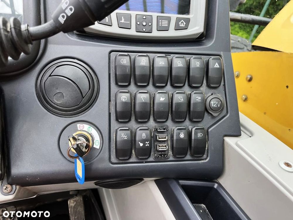 Caterpillar TH357D AG HANDLER - 14