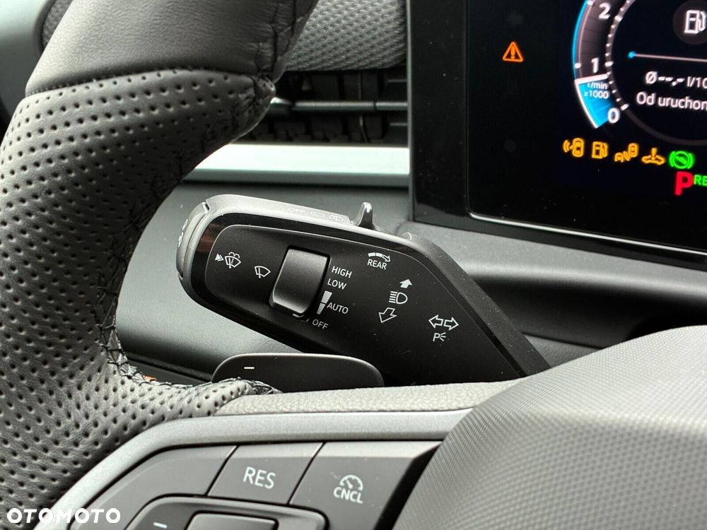 Volkswagen T-Roc - 13