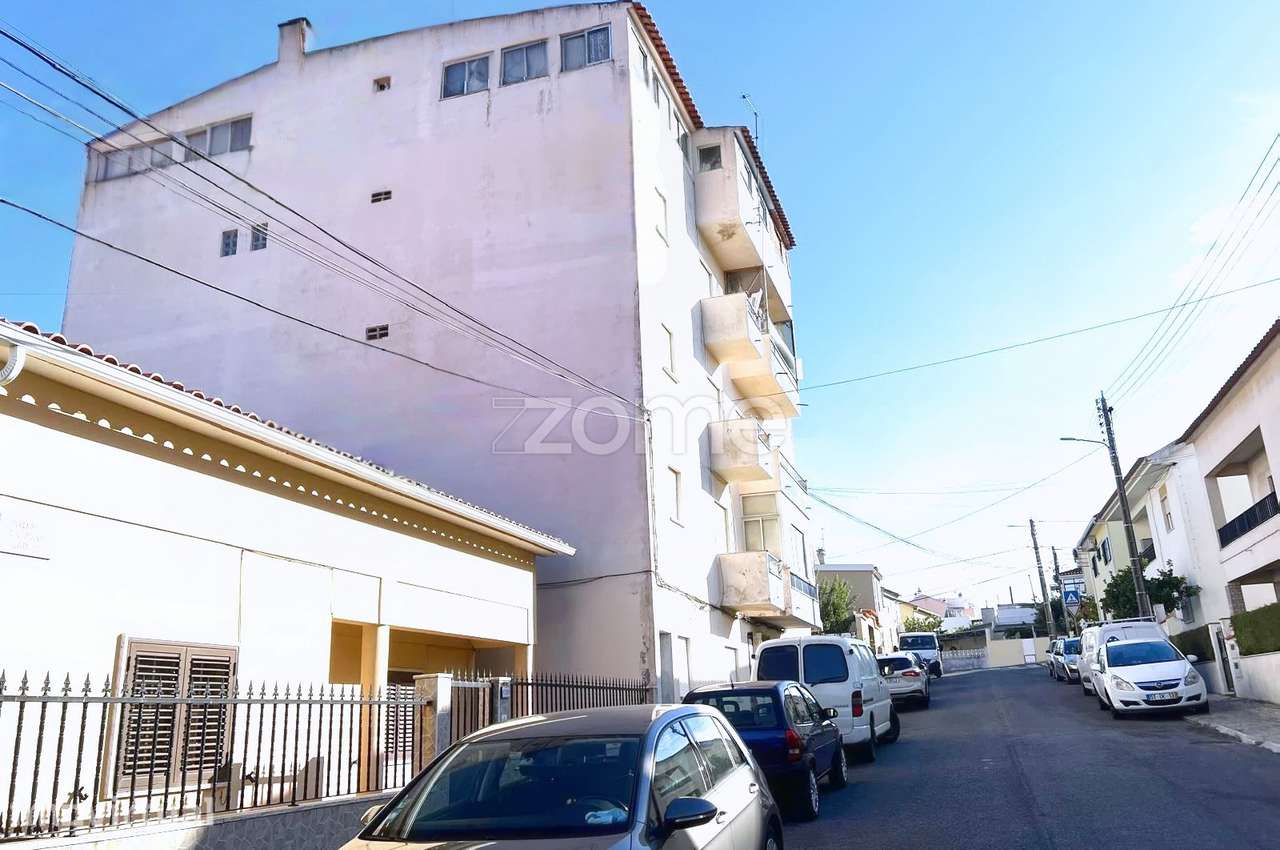 Prédio de Rendimento | 970 m² | S. João da Talha | Rendimento Imedi... - Grande imagem: 5/14