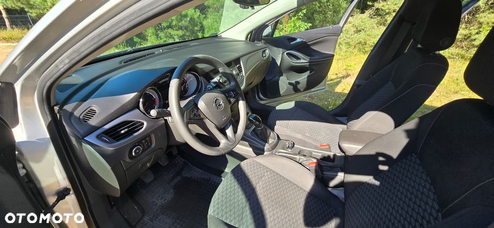 Opel Astra 1.6 CDTI Essentia - 19