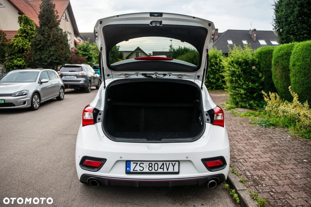 Hyundai i30 1.6 T GDI Turbo - 14