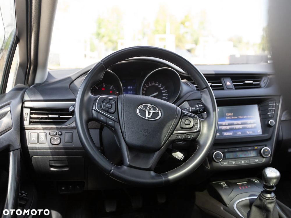 Toyota Avensis 2.0 D-4D Premium - 22