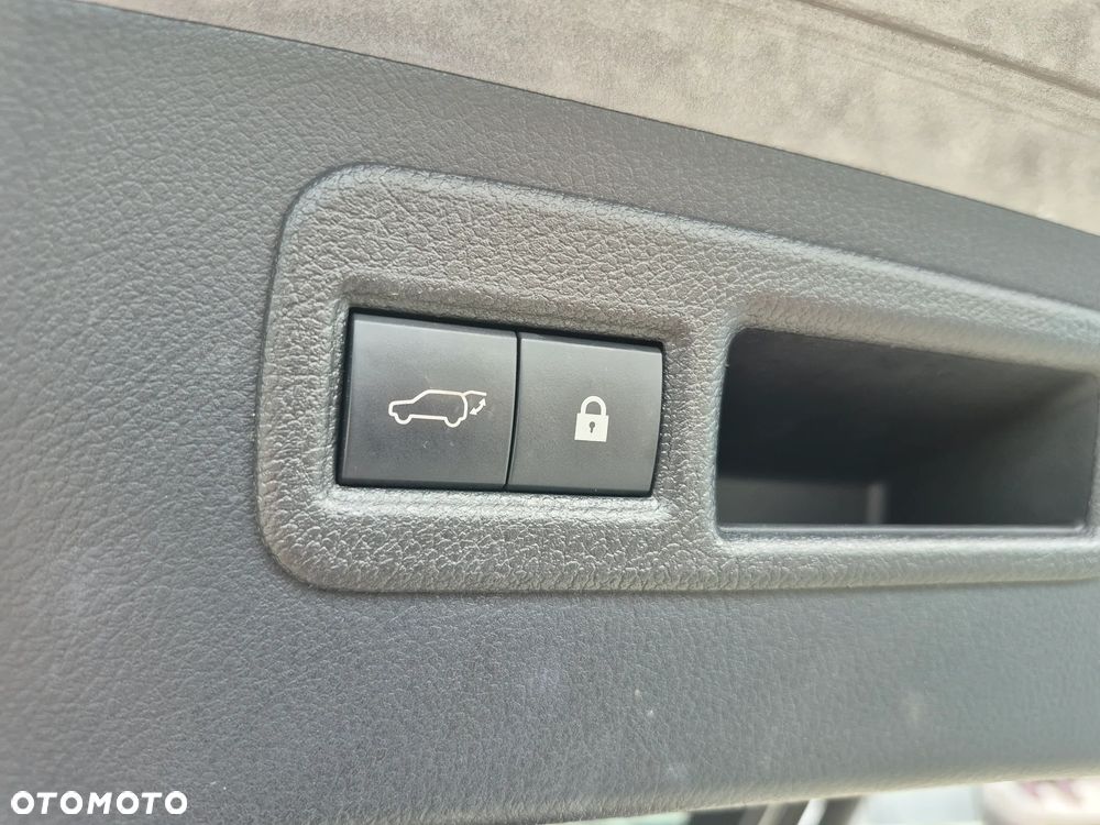 Lexus NX 300 F Impression AWD - 25