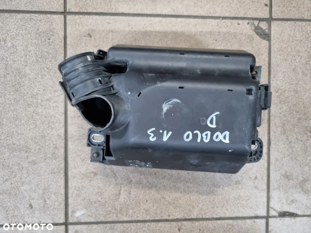 OBUDOWA SKRZYNKI BEZPIECZNIKÓW OPEL COMBO D FIAT DOBLO 3 III 11r. 1.3 CDTI - 3