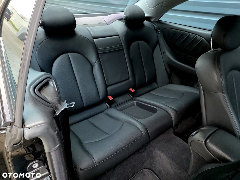 Mercedes-Benz CLK - 11