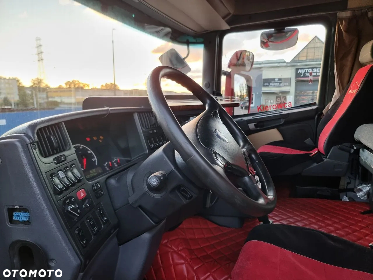 Scania R560 6X2 - 6