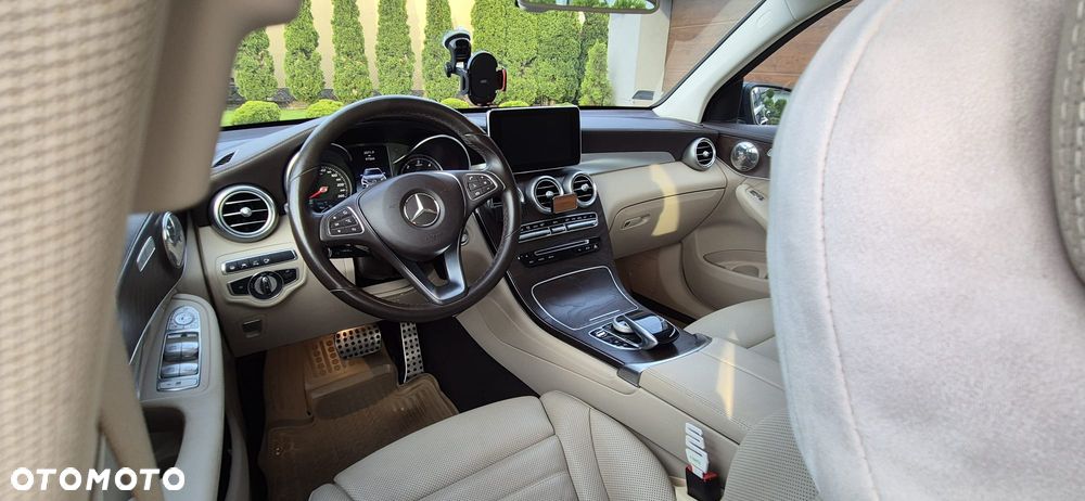Mercedes-Benz GLC - 11