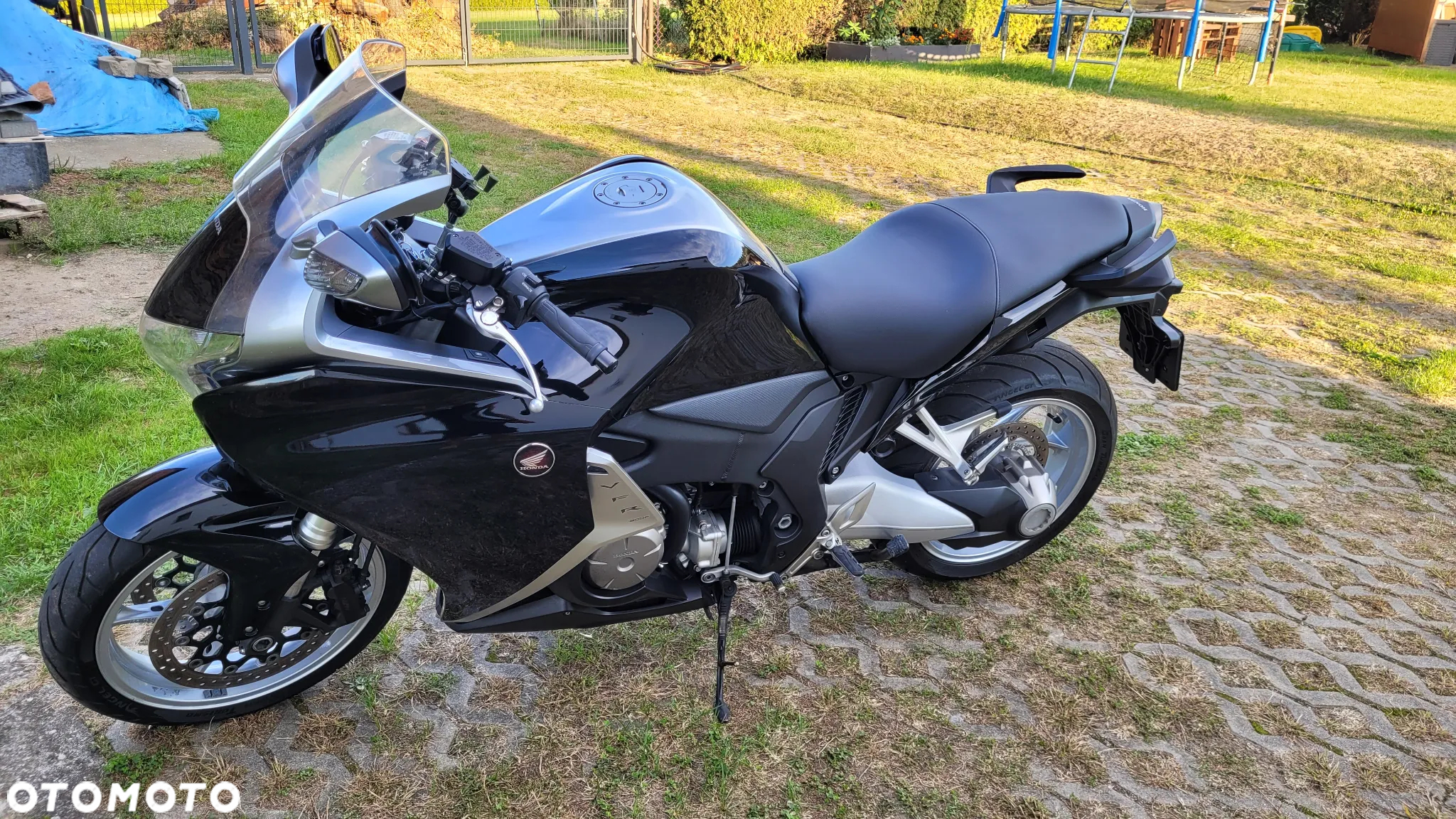 Honda VFR - 13