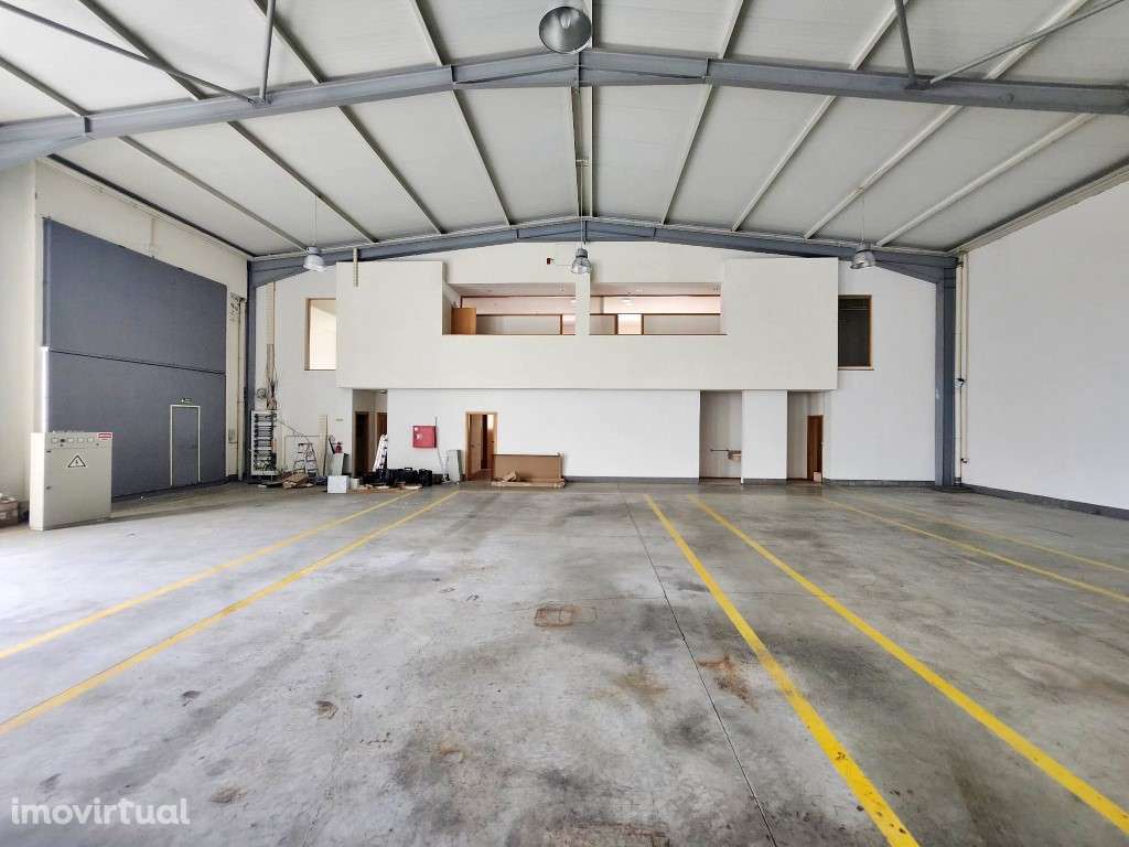 Armazém como novo com espaço exterior - Grande imagem: 4/19