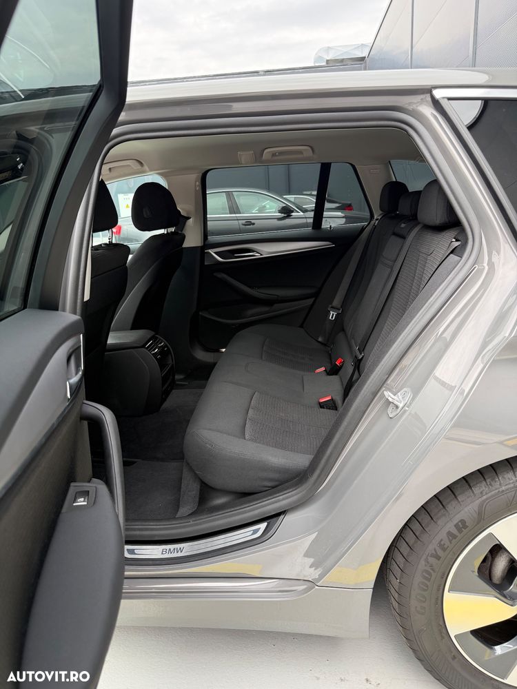 BMW Seria 5 520d AT MHEV - 11
