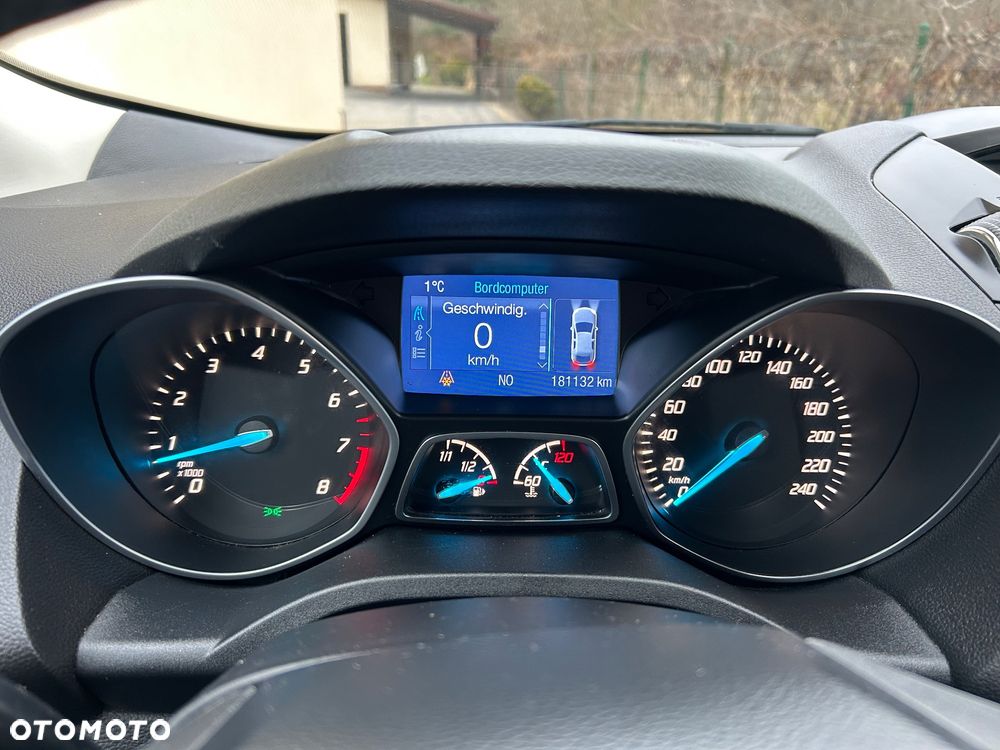 Ford Kuga 1.6 EcoBoost 2x4 Titanium - 14