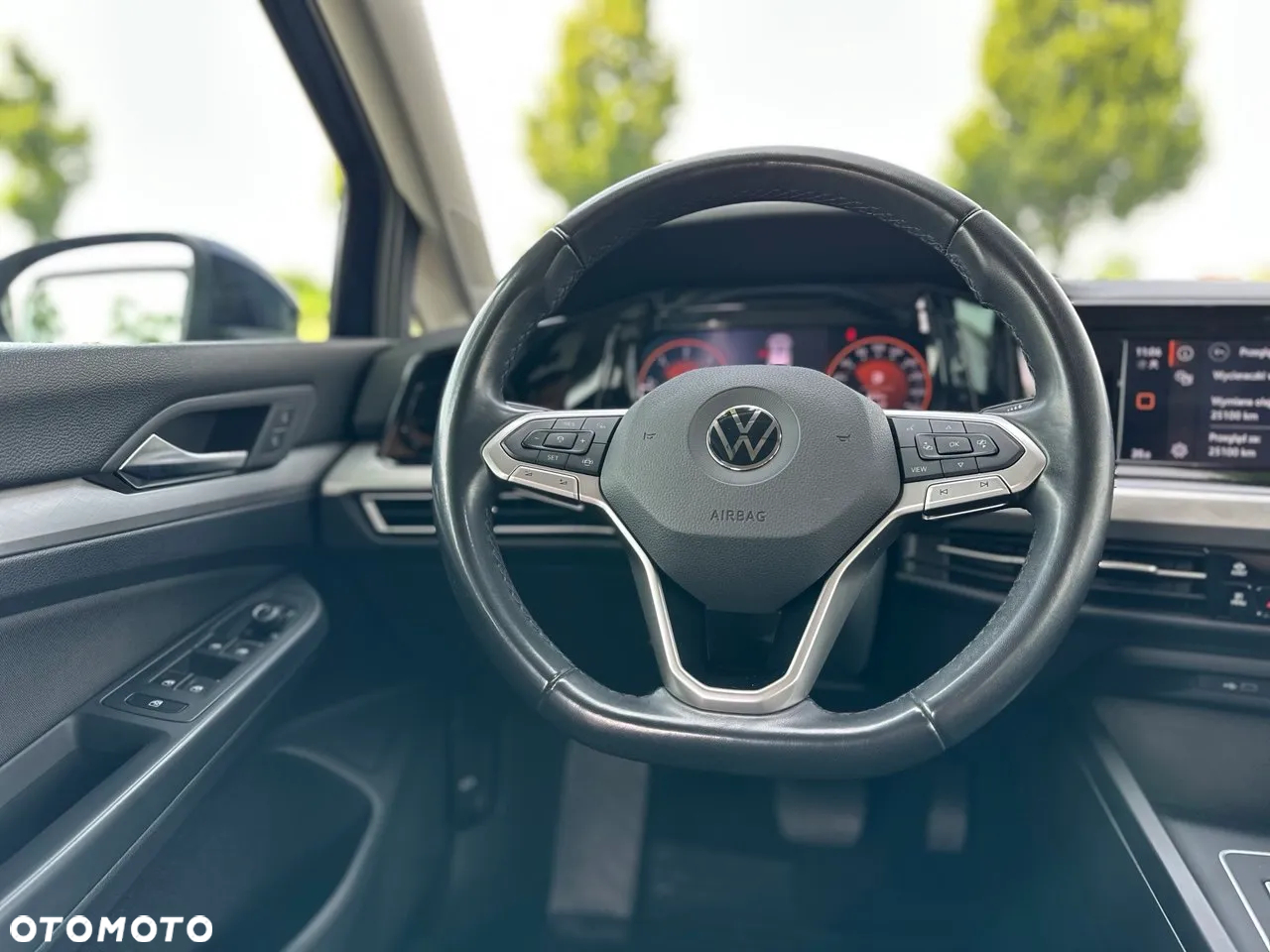 Volkswagen Golf - 10