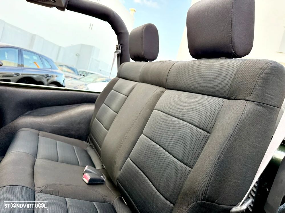 Jeep Wrangler 2.8 CRD ATX Sport - 31