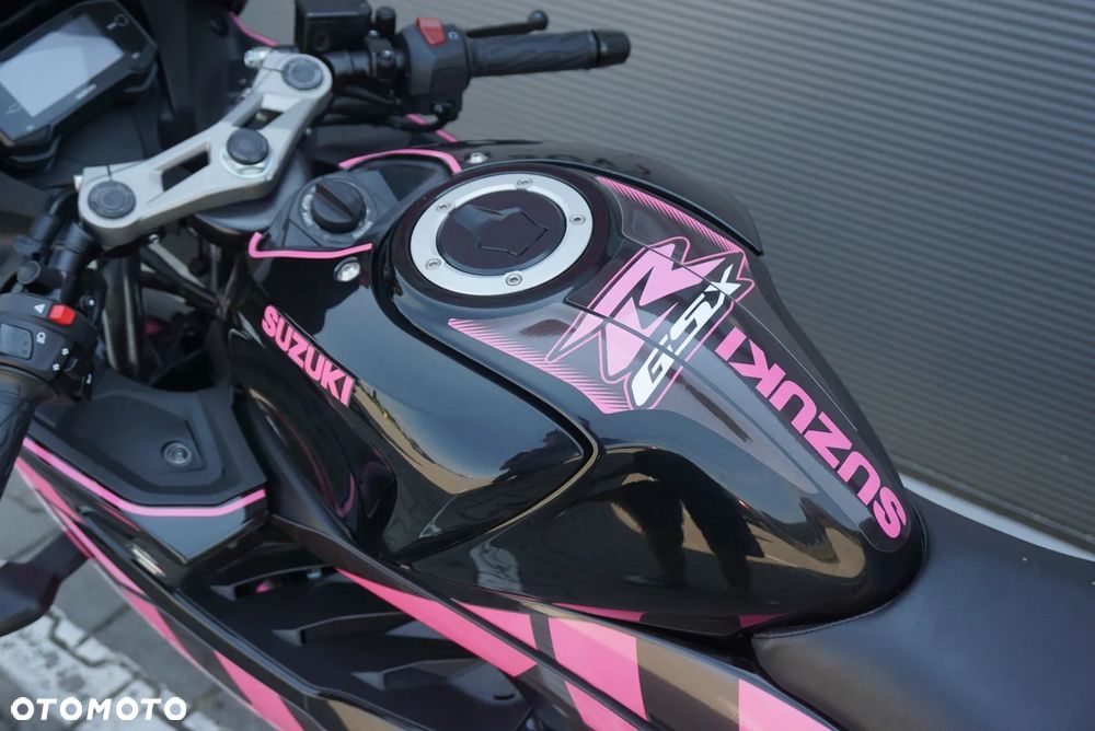 Suzuki GSX - 15