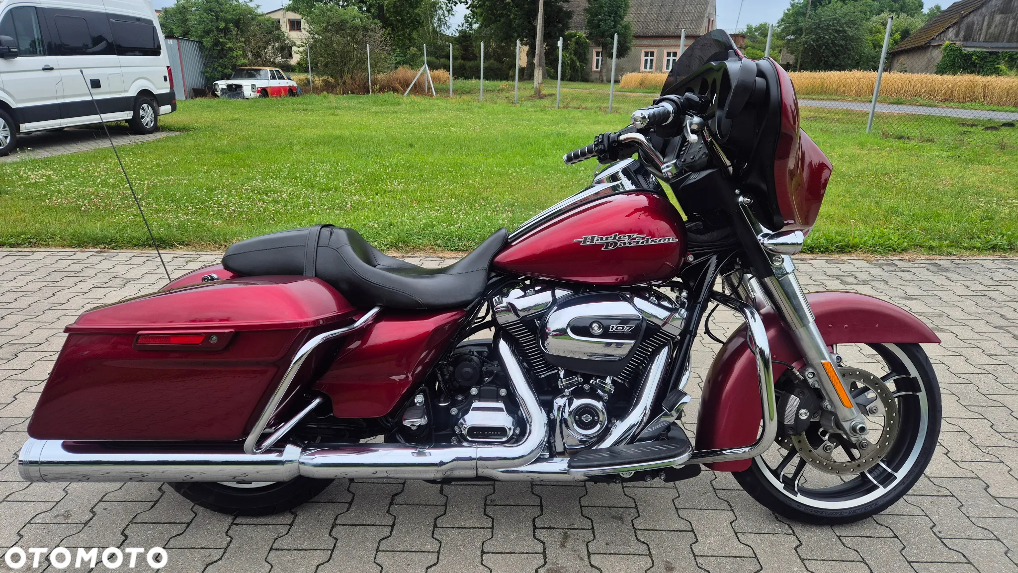 Harley-Davidson Touring Street Glide - 2