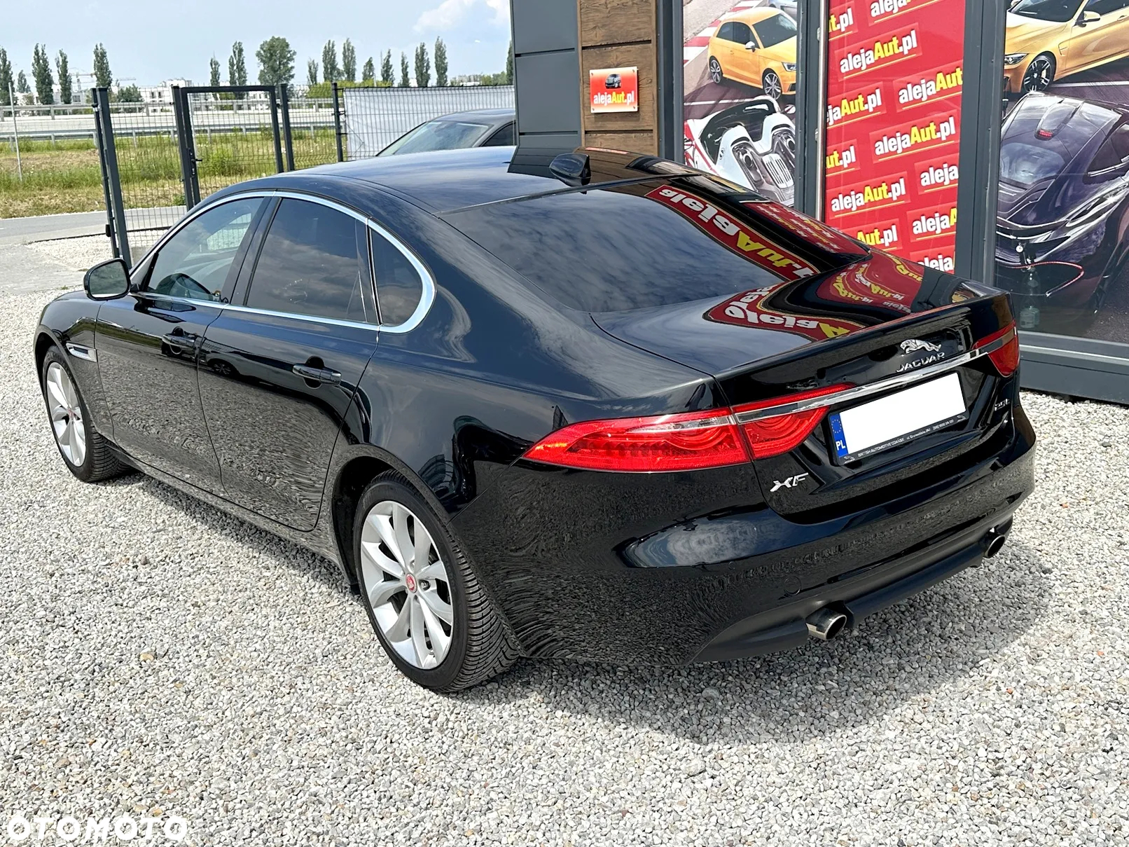 Jaguar XF 2.0 T Prestige - 4