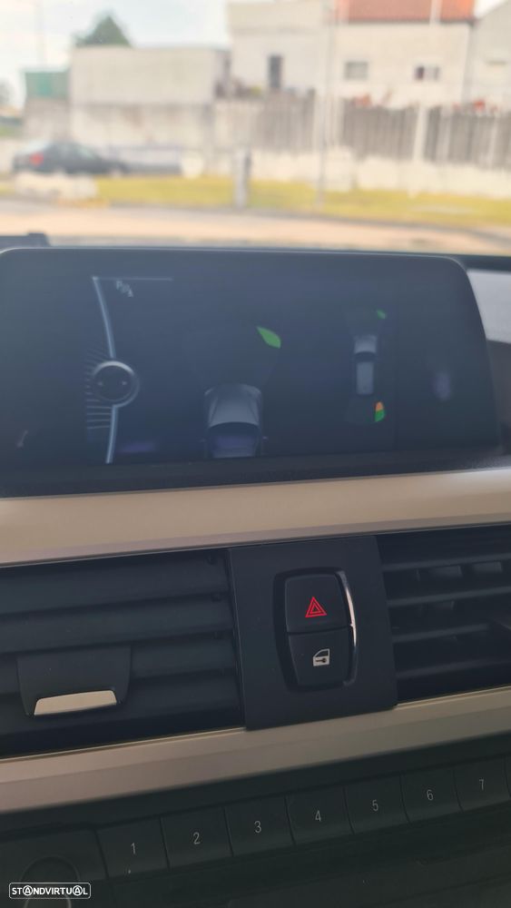 BMW 318 Gran Turismo d Sport Line - 11