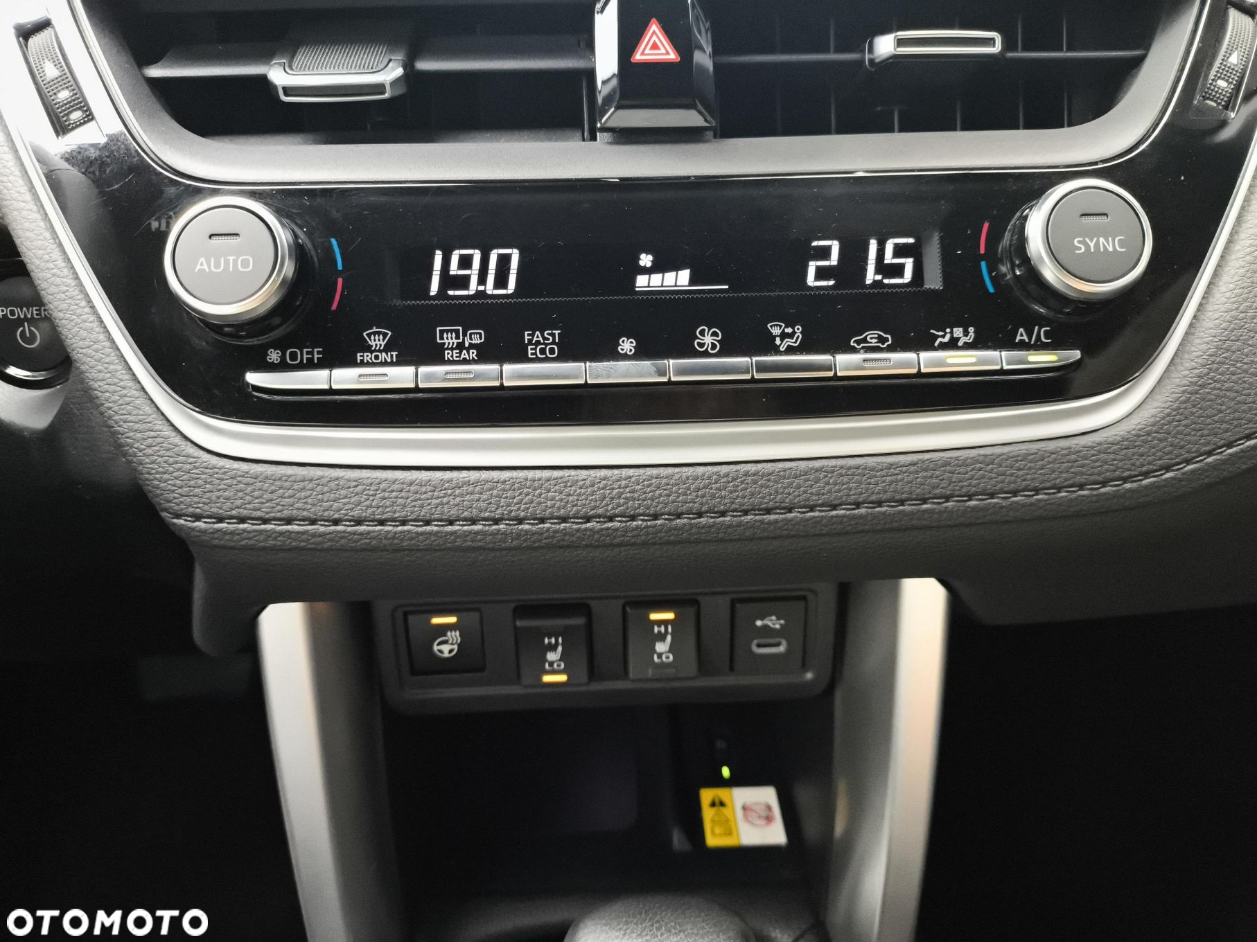 Toyota Corolla Cross 2.0 Hybrid Style - 24