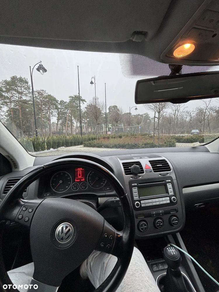 Volkswagen Golf 1.6 Comfortline - 6