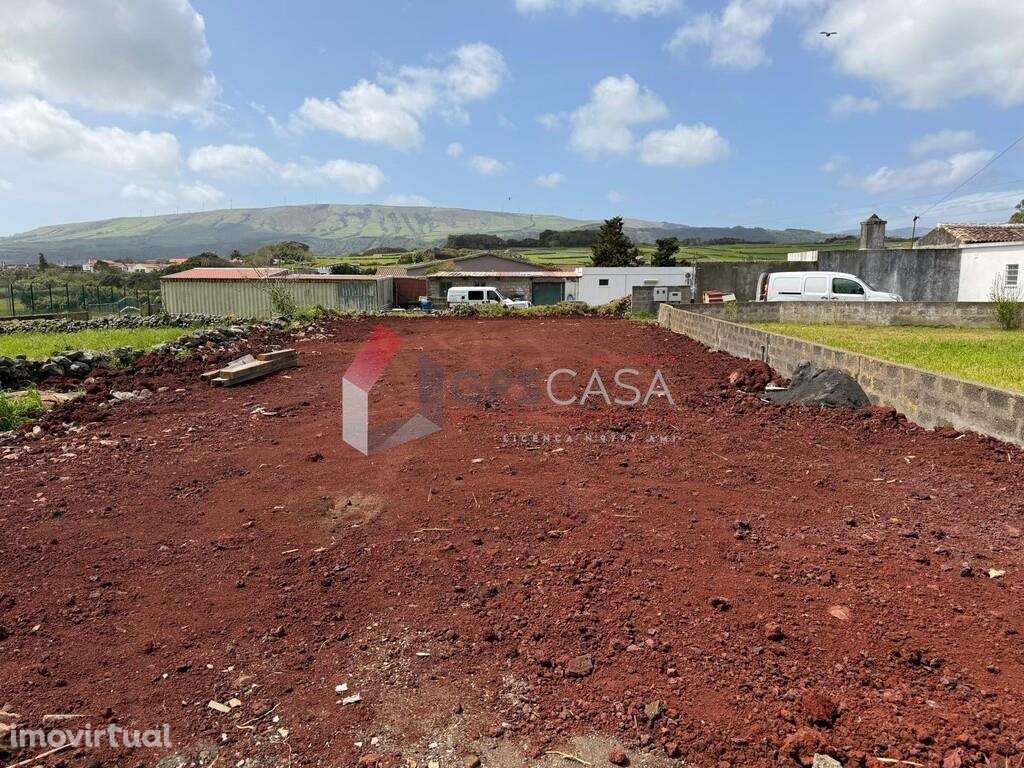 Moradia T2 em Santa Cruz com 3 artigos - Oportunidade de investimento! - Grande imagem: 4/8