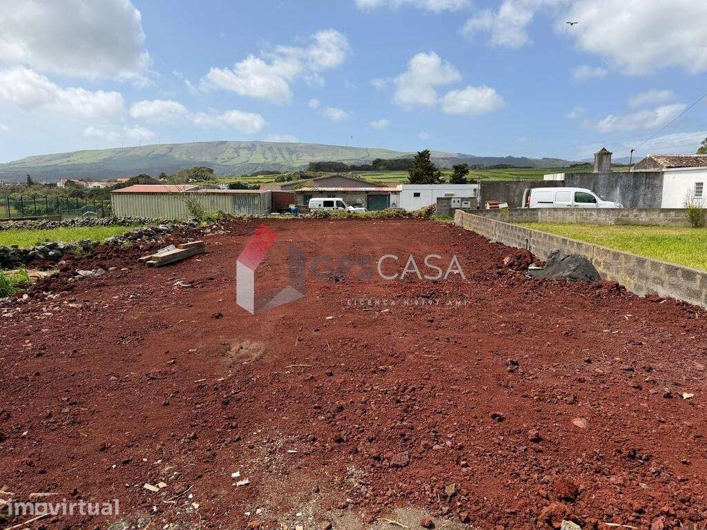 Moradia T2 em Santa Cruz com 3 artigos - Oportunidade de investimento! - Grande imagem: 4/8