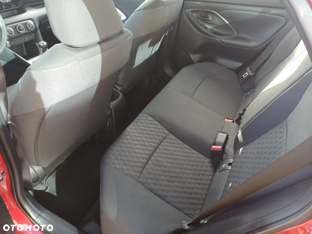 Toyota Yaris - 10