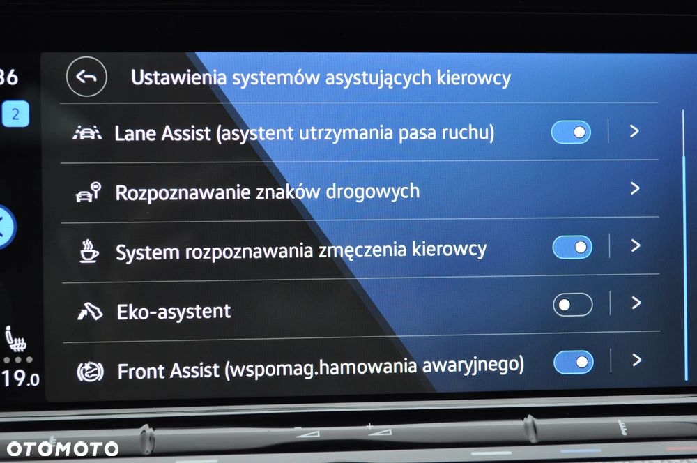 Volkswagen Golf 2.0 TDI SCR Active - 29