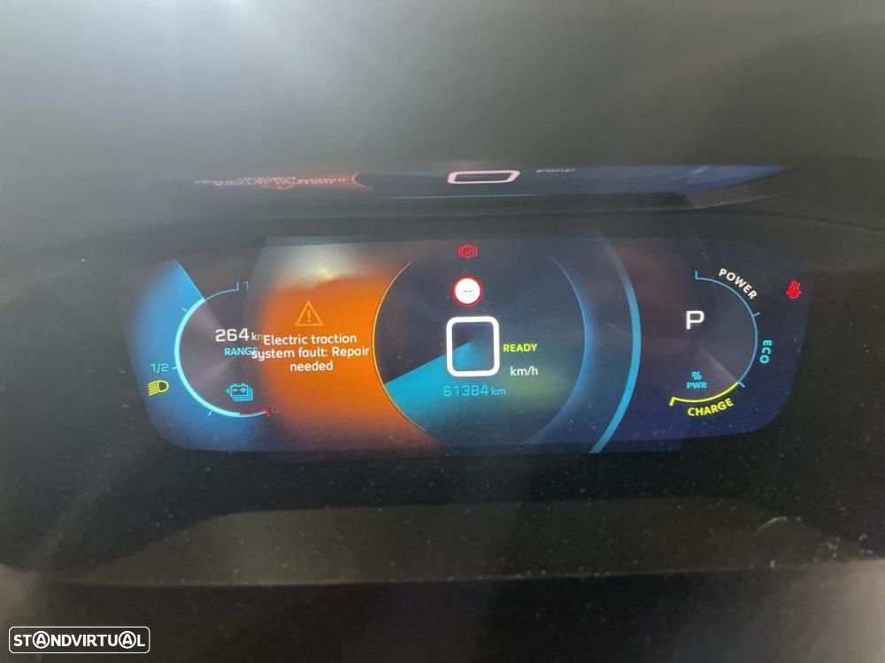 Peugeot e-2008 50 kWh GT - 4