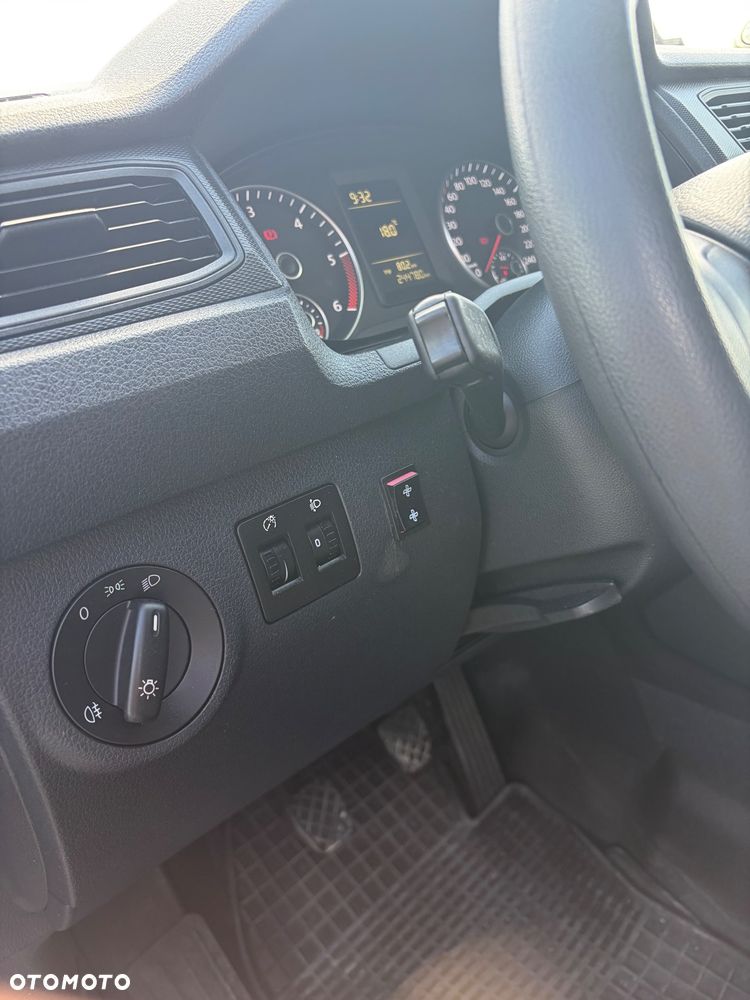 Volkswagen Caddy Maxi - 16