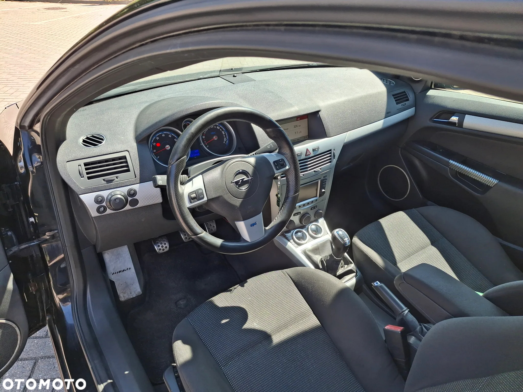 Opel Astra GTC 2.0 Turbo Sport - 3