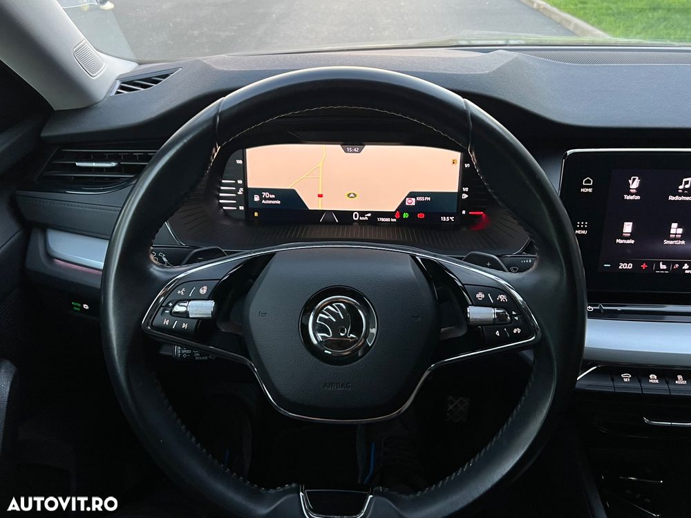 Skoda Octavia Combi 2.0 TDI DSG Clever - 26