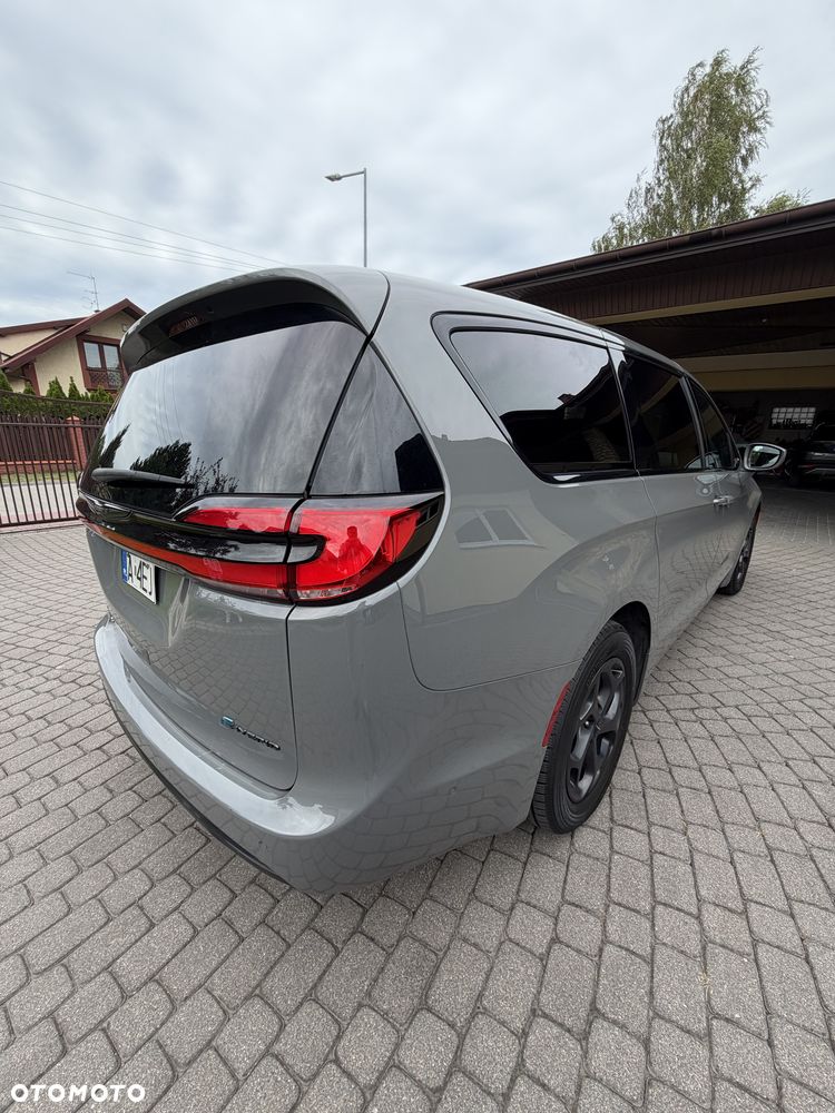 Chrysler Pacifica - 8