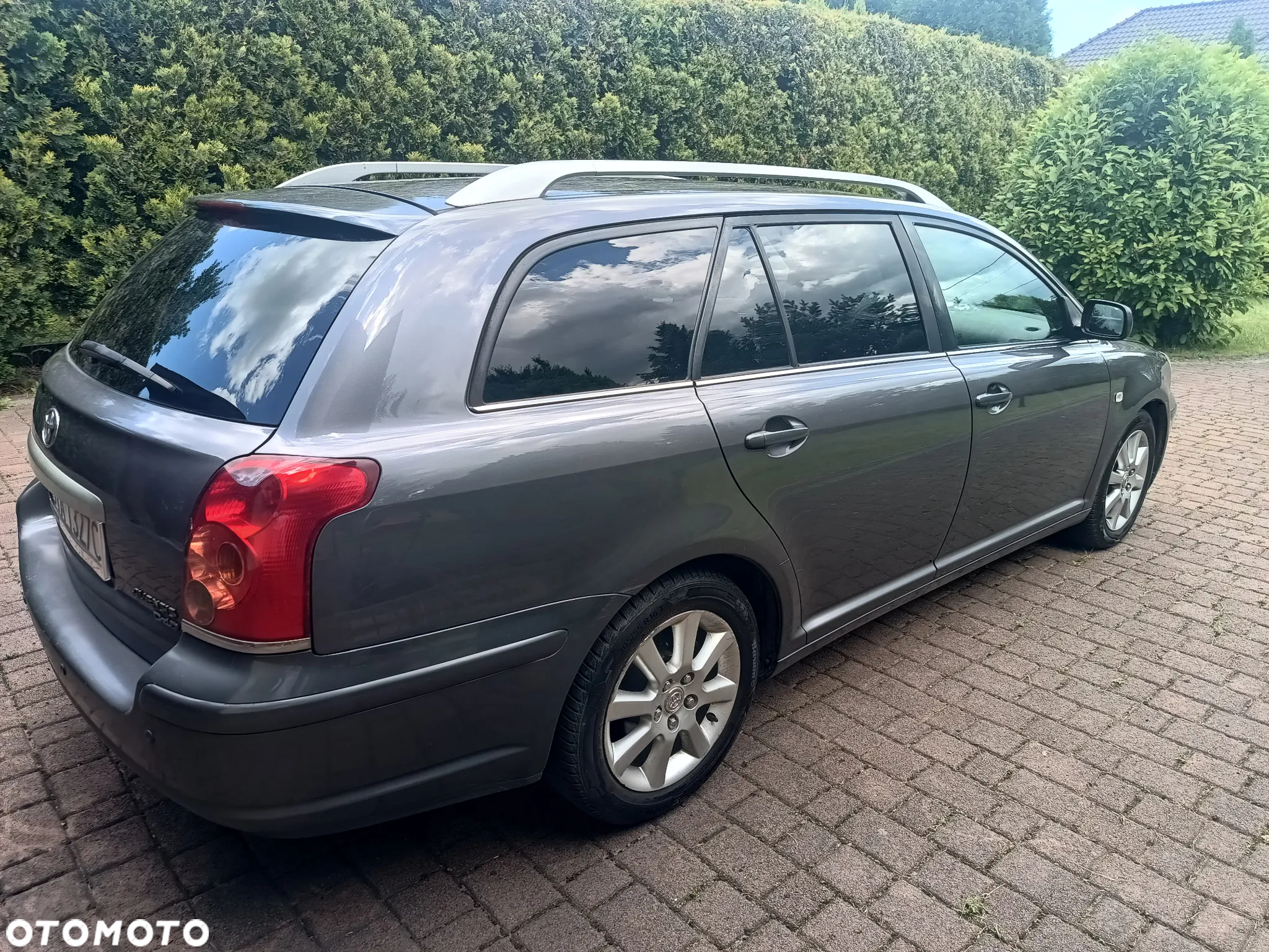 Toyota Avensis - 12