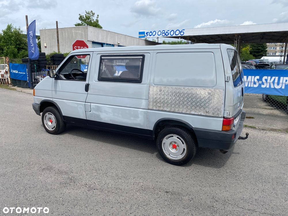 Volkswagen Caravelle - 28