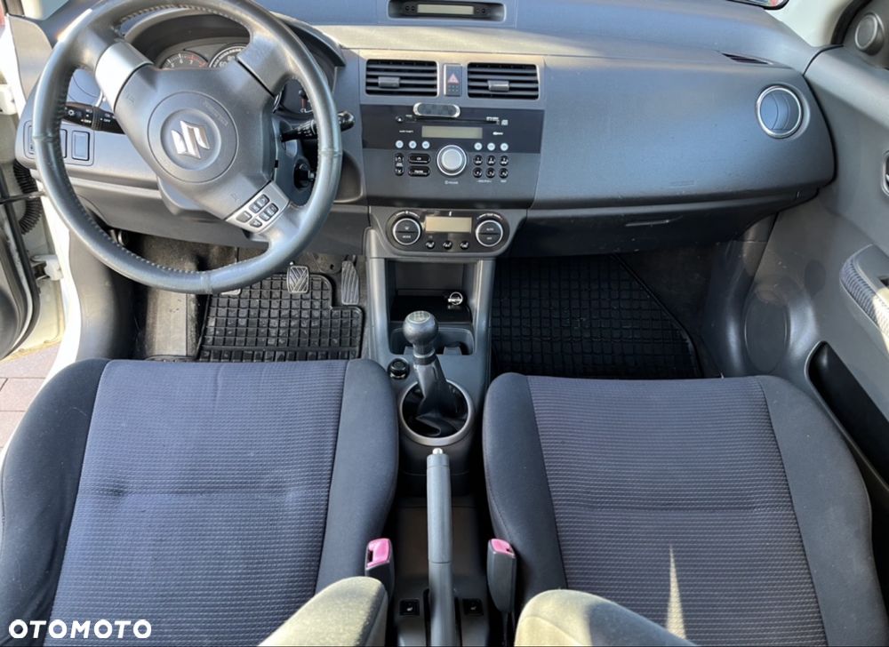 Suzuki Swift - 8