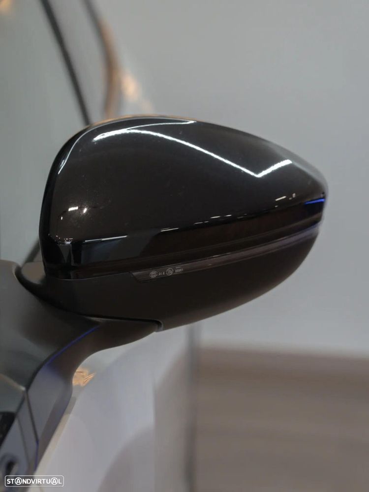 Peugeot e-2008 GT - 11