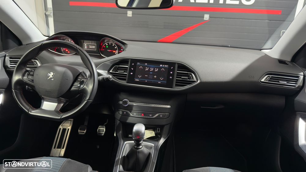 Peugeot 308 1.2 PureTech Allure Full LED - 17