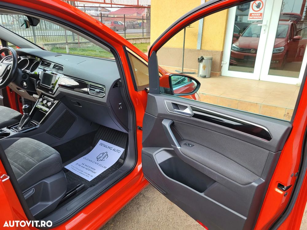 Volkswagen Touran 2.0 TDI Highline - 13